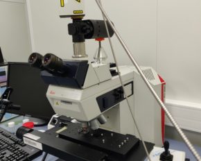 A Raman/microscopy equipment for radiobiology